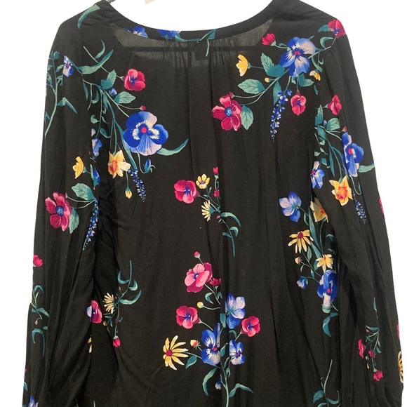 old navy floral blouse 🌺🌷🌼 - Picture 3 of 4